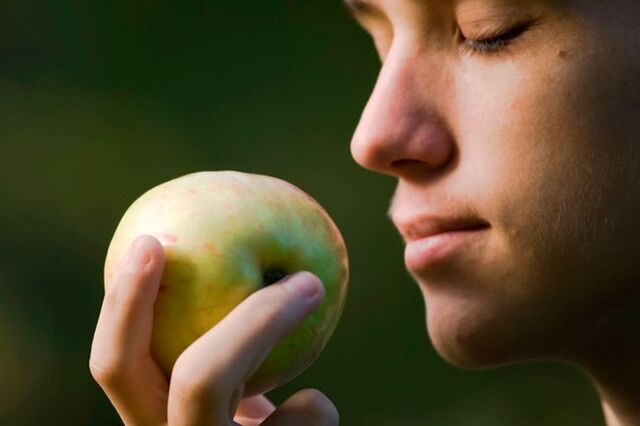 Feel an apple, a banana or a mint